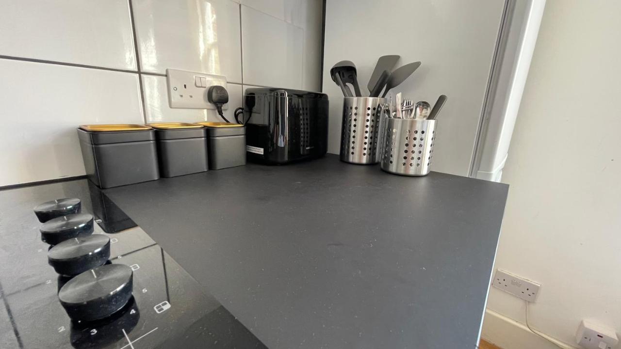 Lovely Studio Flat In The Heart Of Holloway. London Eksteriør bilde