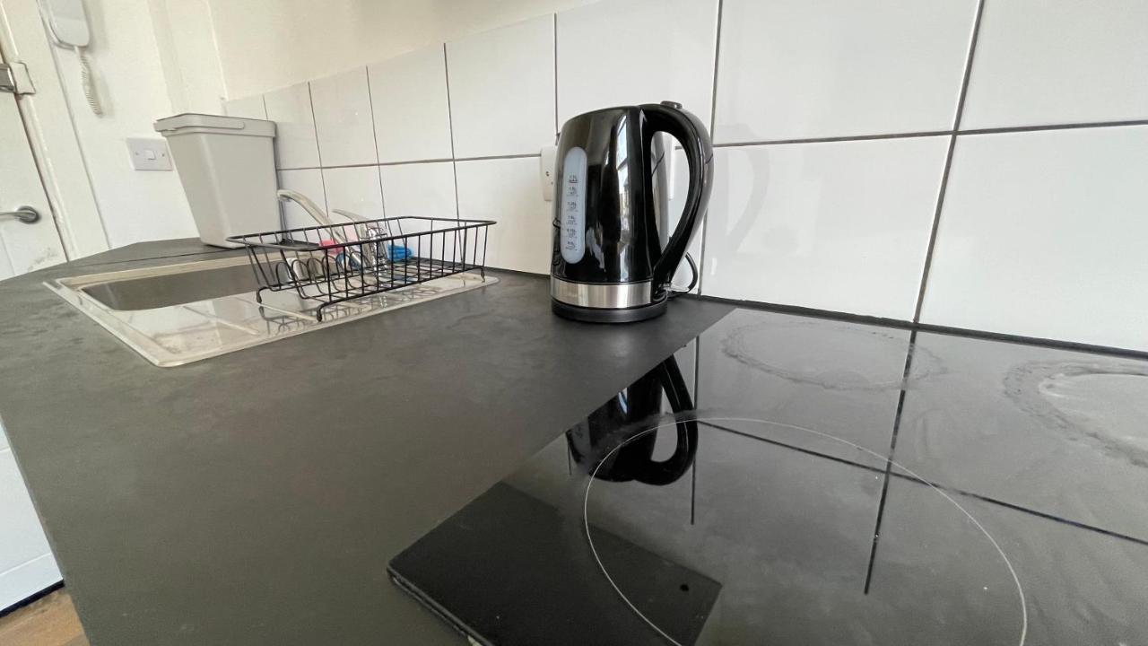 Lovely Studio Flat In The Heart Of Holloway. London Eksteriør bilde